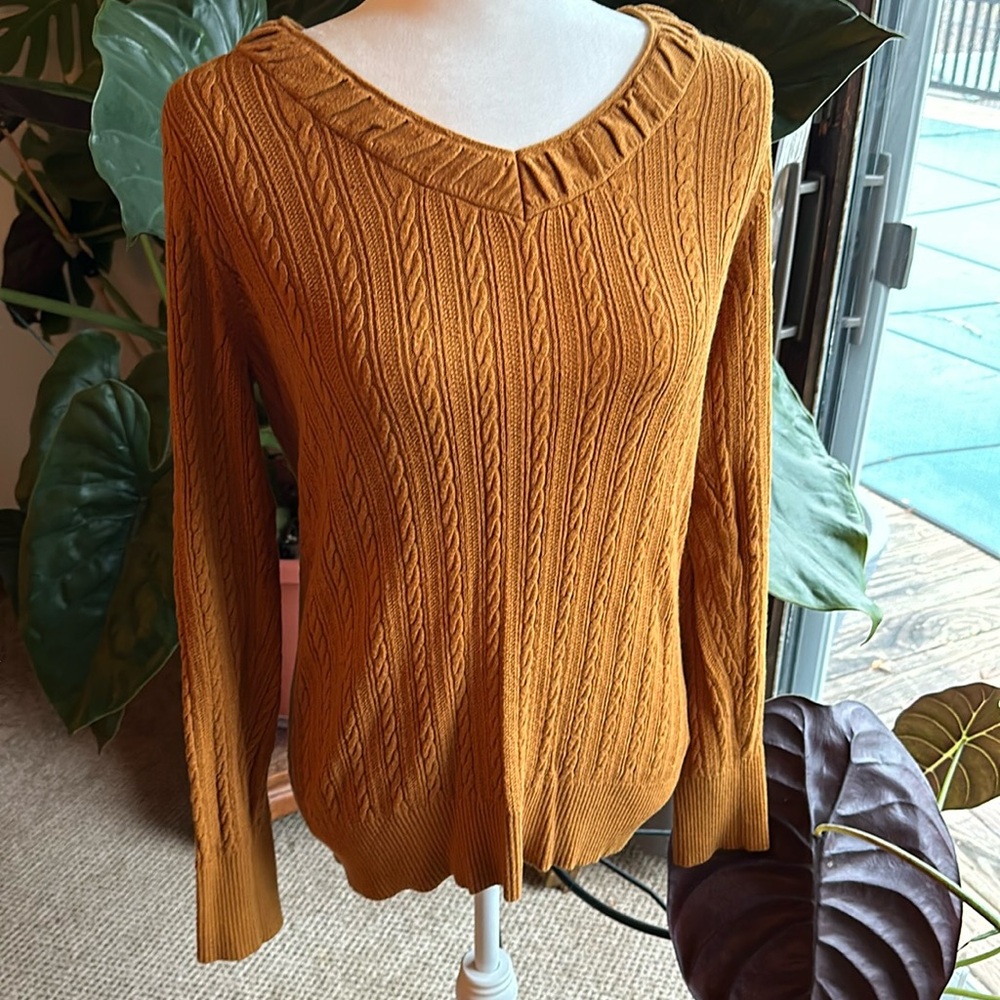 Eddie Bauer knit cable womens sweater size medium rusty gold